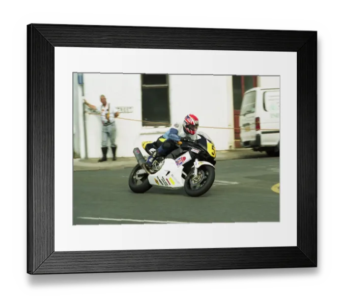Framed Print : Phil Murden (Honda) 2000 Senior Manx Grand Prix