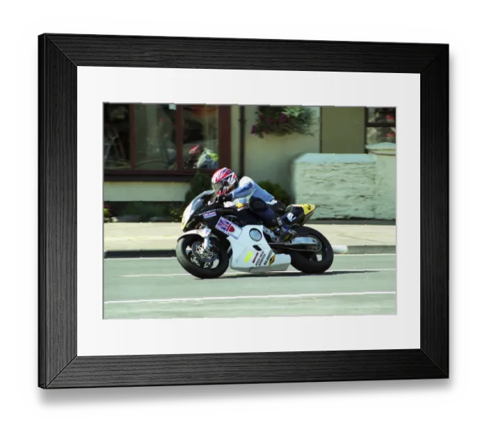 Framed Print : Phil Murden (Honda) 2000 Senior Manx Grand Prix Framed Print : Phil Murden (Honda) 2000 Senior Manx Grand Prix