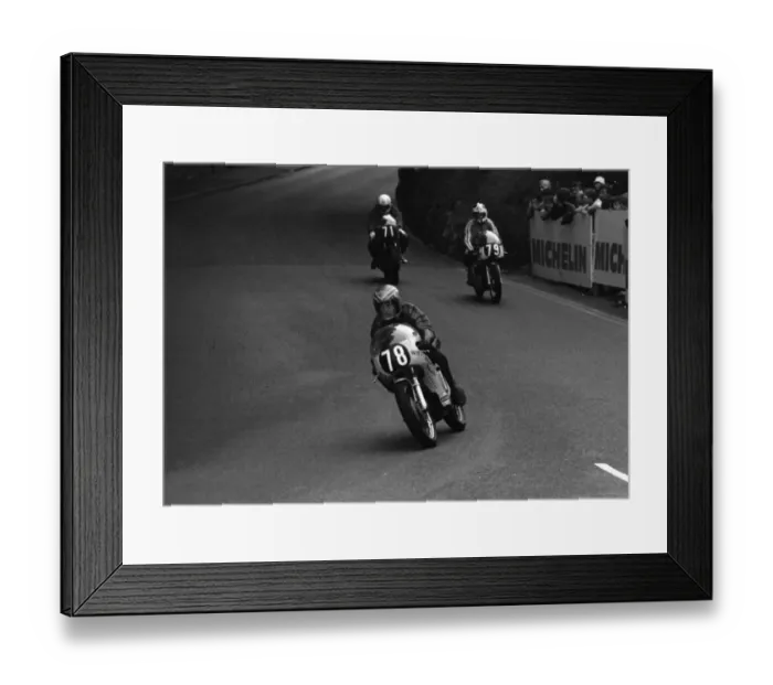 Framed Print : John Witt-Mann (Beart Aermacchi) 1980 Formula 3 TT Framed Print : John Witt-Mann (Beart Aermacchi) 1980 Formula 3 TT