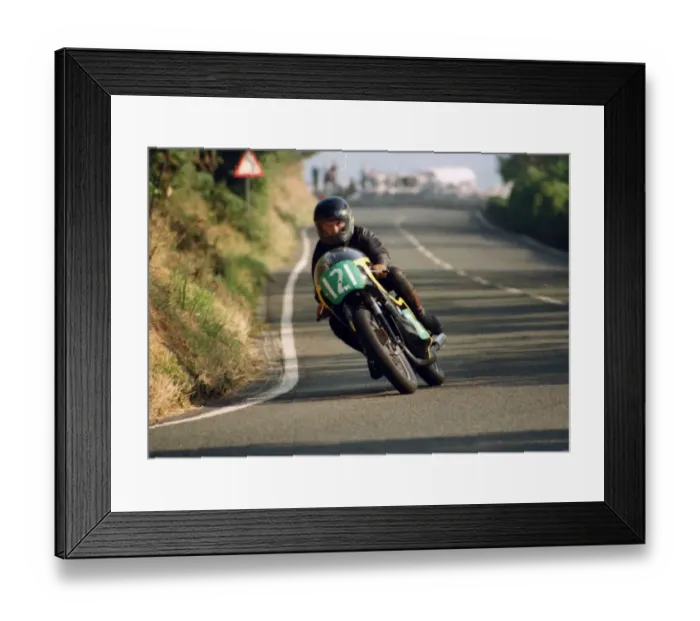 Framed Print : Brian Potter (Suzuki) 1991 Lightweight Classic Manx Grand Prix Framed Print : Brian Potter (Suzuki) 1991 Lightweight Classic Manx Grand Prix