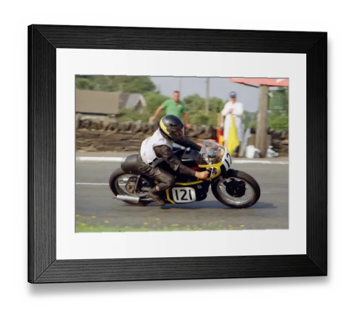Framed Print : Brian Potter (Suzuki) 1991 Lightweight Classic Manx Grand Prix Framed Print : Brian Potter (Suzuki) 1991 Lightweight Classic Manx Grand Prix