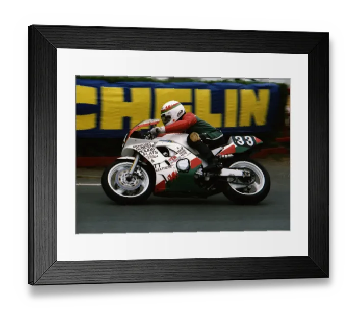 Framed Print : Dai Owen (Yamaha) 1992 Supersport 400 TT Framed Print : Dai Owen (Yamaha) 1992 Supersport 400 TT