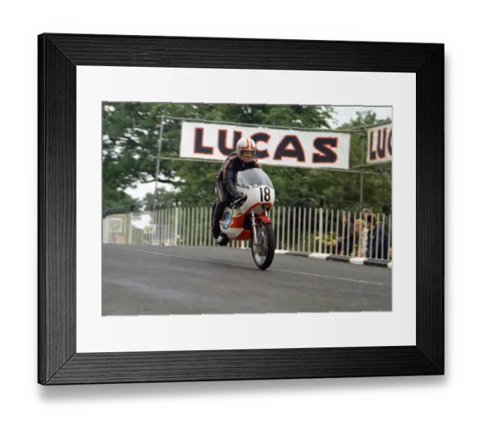Framed Print : Barry Randle (Yamaha) 1971 Junior TT Framed Print : Barry Randle (Yamaha) 1971 Junior TT