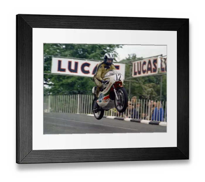 Framed Print : Phil Read (Yamaha) 1971 Junior TT