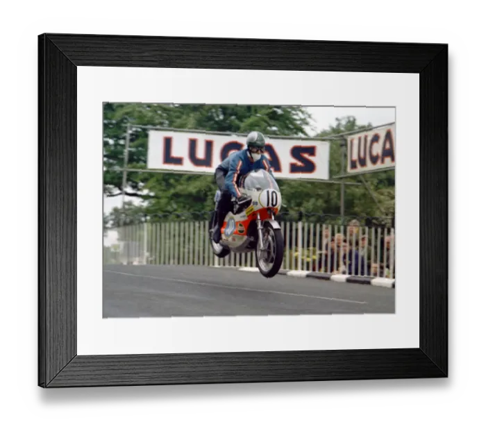 Framed Print : Alan Barnett (Yamaha) 1971 Junior TT Framed Print : Alan Barnett (Yamaha) 1971 Junior TT