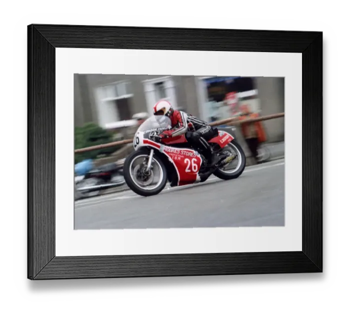 Framed Print : Gordon Huxley (Yamaha) 1980 Newcomers Manx Grand Prix