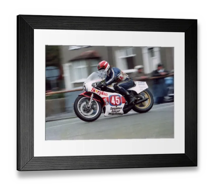 Framed Print : Paul Cranston (Yamaha) 1980 Newcomers Manx Grand Prix Framed Print : Paul Cranston (Yamaha) 1980 Newcomers Manx Grand Prix