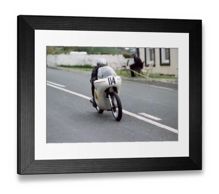 Framed Print : Peter Swallow (Norton) 1980 Senior Manx Grand Prix Framed Print : Peter Swallow (Norton) 1980 Senior Manx Grand Prix