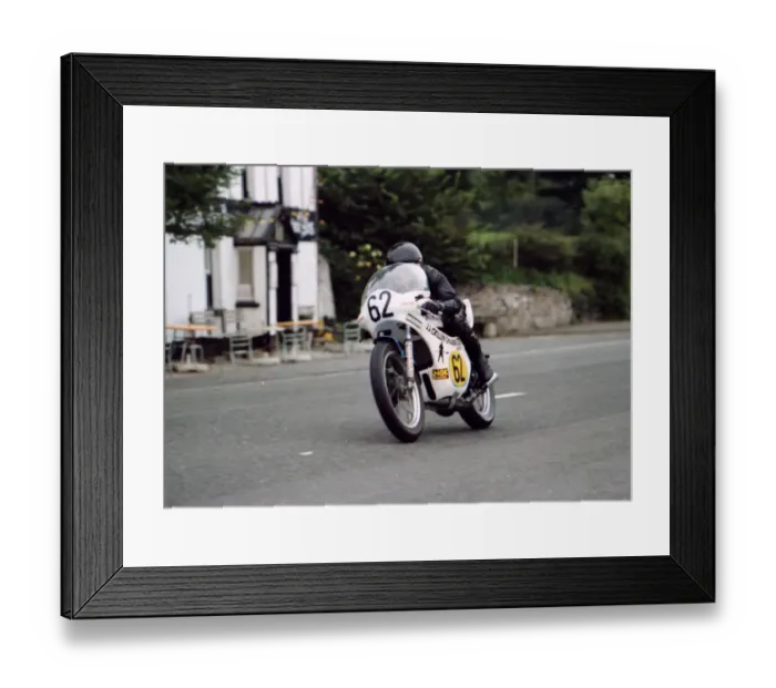 Framed Print : John Crellin (Yamaha) 1980 Senior Manx Grand Prix Framed Print : John Crellin (Yamaha) 1980 Senior Manx Grand Prix