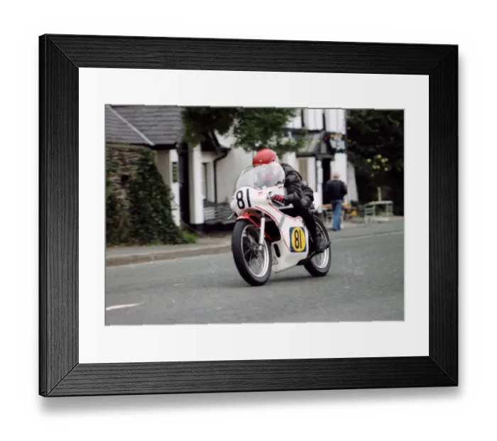 Framed Print : Dick Elliott (Yamaha) 1980 Senior Manx Grand Prix Framed Print : Dick Elliott (Yamaha) 1980 Senior Manx Grand Prix