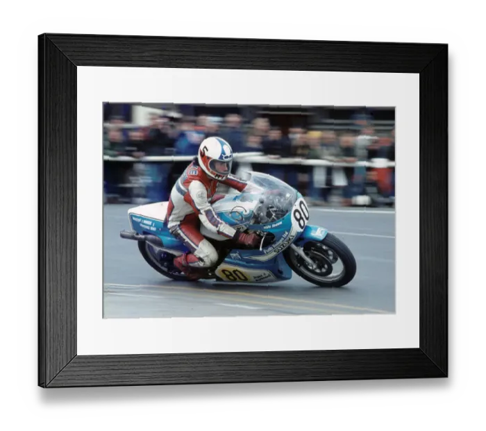 Framed Print : Mike Kneen (Suzuki) 1980 Senior Manx Grand Prix Framed Print : Mike Kneen (Suzuki) 1980 Senior Manx Grand Prix