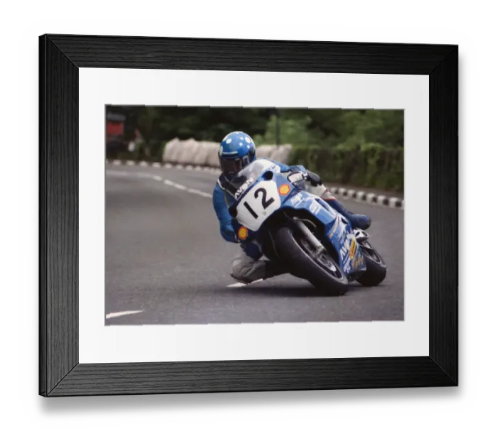 Framed Print : Dave Leach (Yamaha) 1990 Formula One TT Framed Print : Dave Leach (Yamaha) 1990 Formula One TT