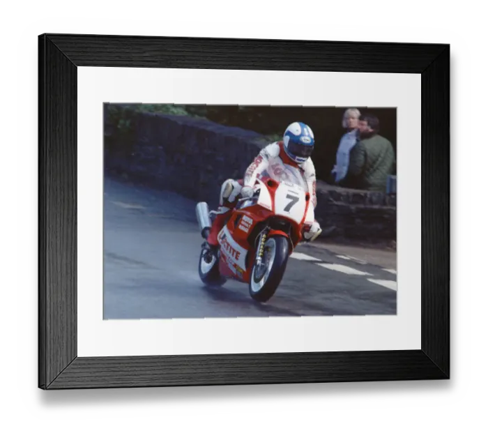 Framed Print : Nick Jefferies (Yamaha) 1990 Senior TT Framed Print : Nick Jefferies (Yamaha) 1990 Senior TT