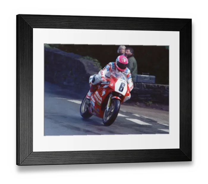 Framed Print : Steve Hislop (Honda) 1990 Senior TT Framed Print : Steve Hislop (Honda) 1990 Senior TT