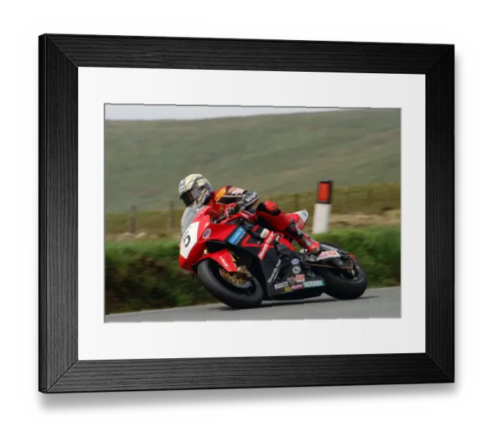 Framed Print : John McGuinness (Honda) 2002 Formula One TT Framed Print : John McGuinness (Honda) 2002 Formula One TT