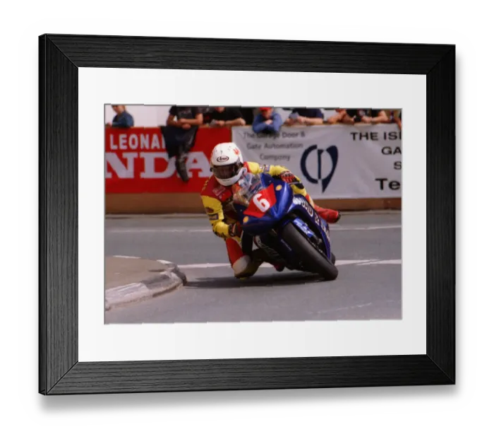 Framed Print : Jason Griffiths (Yamaha) 2002 Production 1000 TT Framed Print : Jason Griffiths (Yamaha) 2002 Production 1000 TT