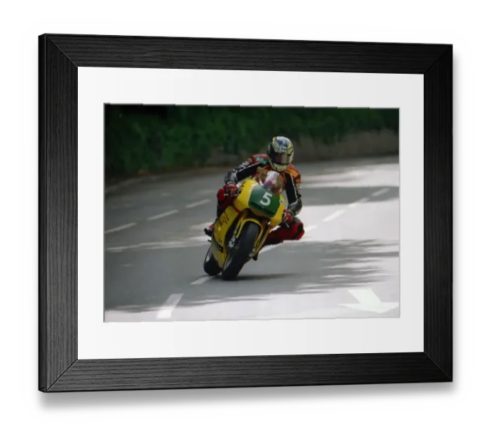 Framed Print : John McGuinness (Honda) 2002 Lightweight 400 TT Framed Print : John McGuinness (Honda) 2002 Lightweight 400 TT