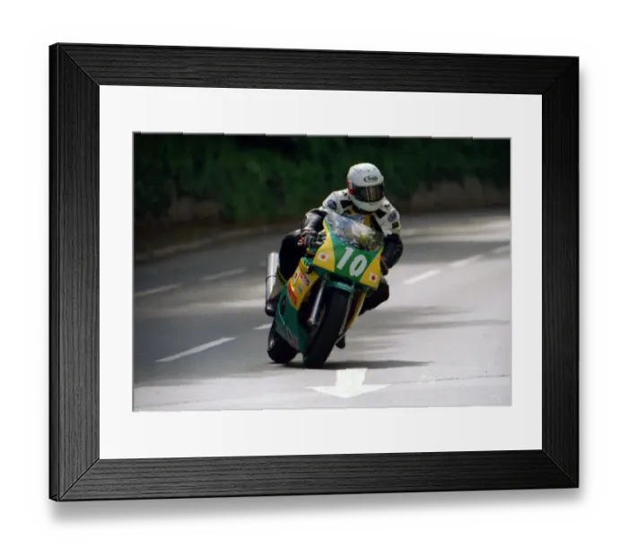 Framed Print : Nigel Davies (Honda) 2002 Lightweight 400 TT Framed Print : Nigel Davies (Honda) 2002 Lightweight 400 TT