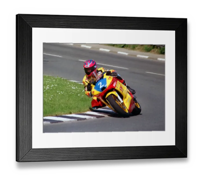Framed Print : Jim Moodie (V&M Yamaha) 2002 Junior 600 TT Framed Print : Jim Moodie (V&M Yamaha) 2002 Junior 600 TT