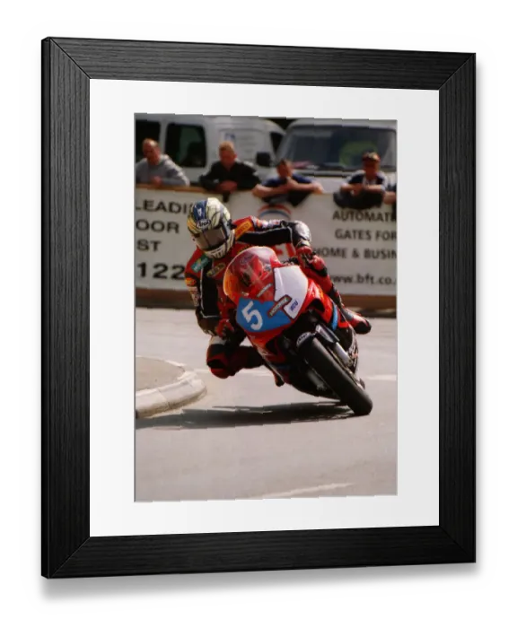 Framed Print : John McGuinness (Honda) 2002 Junior 600 TT Framed Print : John McGuinness (Honda) 2002 Junior 600 TT