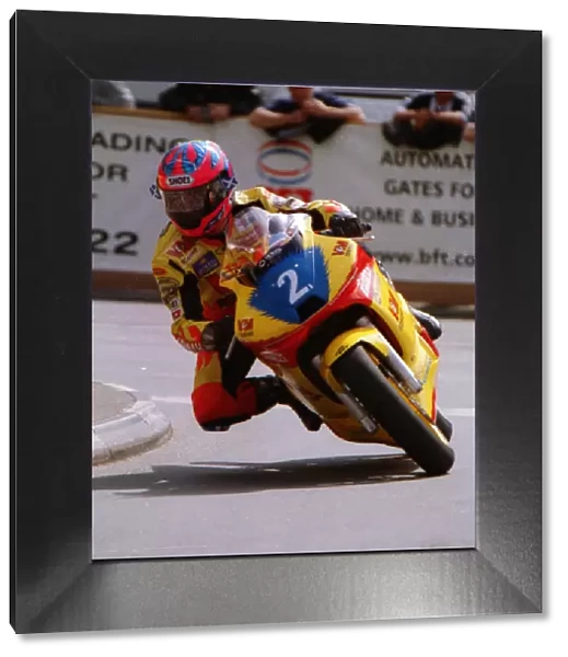Jim Moodie (V&M Yamaha) 2002 Junior 600 TT
