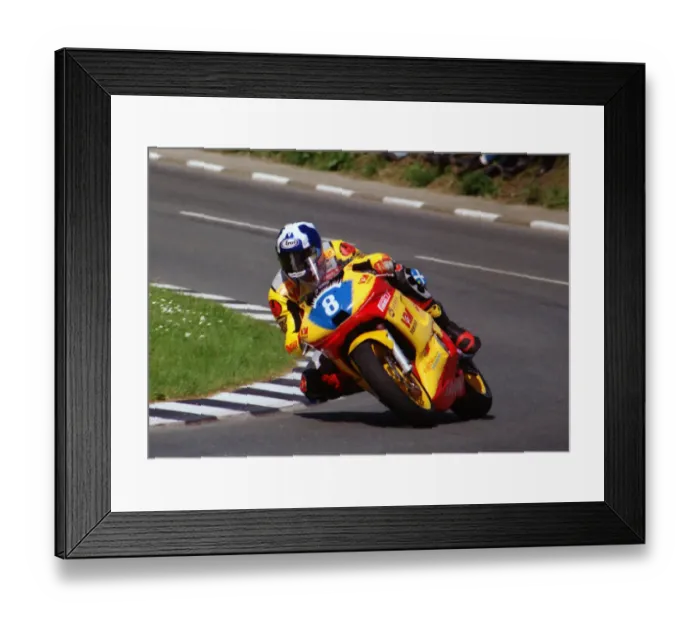 Framed Print : Iain Duffus (Suzuki) 2002 Junior 600 TT Framed Print : Iain Duffus (Suzuki) 2002 Junior 600 TT