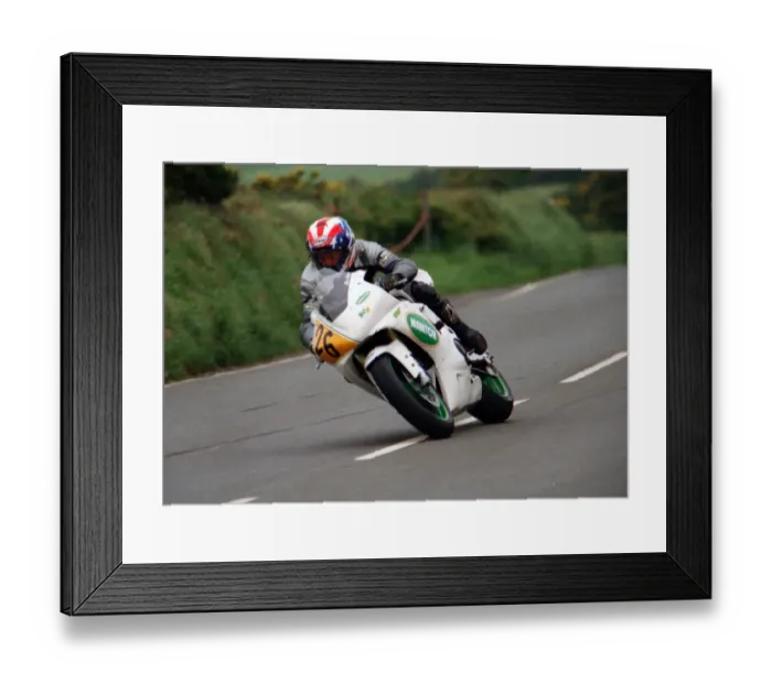 Framed Print : Chris Palmer (Suzuki) 2002 Senior TT Framed Print : Chris Palmer (Suzuki) 2002 Senior TT