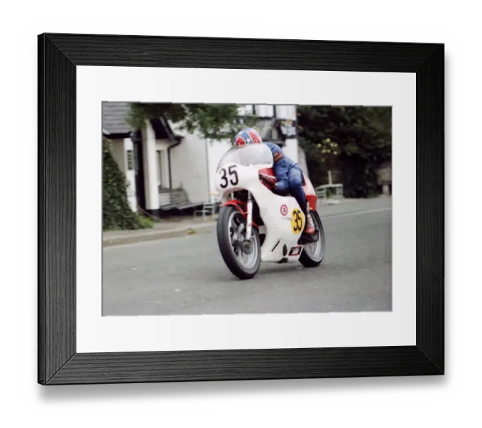 Framed Print : Dave Sharratt (Honda) 1974 Senior Manx Grand Prix Framed Print : Dave Sharratt (Honda) 1974 Senior Manx Grand Prix
