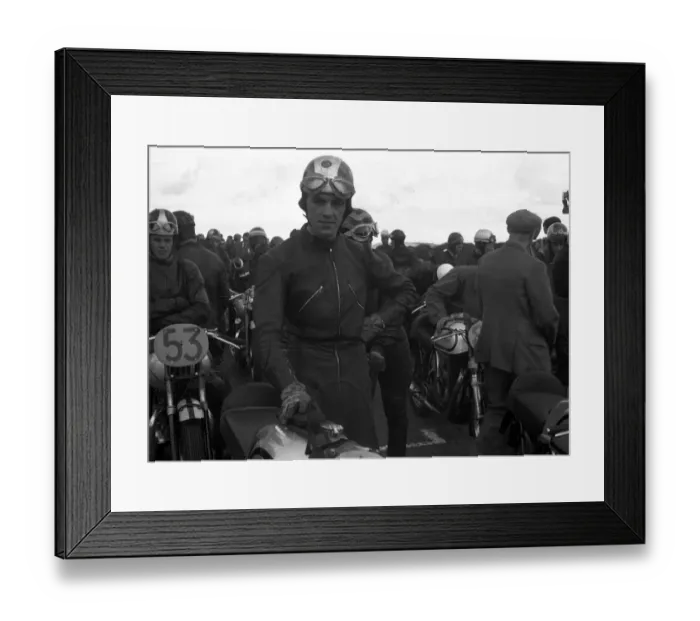 Framed Print : John Storr (Norton) 1952 Senior Manx Grand Prix Framed Print : John Storr (Norton) 1952 Senior Manx Grand Prix