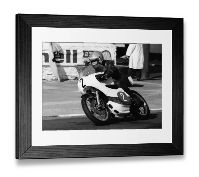 Framed Print : Mick Withers (Yamaha) 1977 Lightweight Manx Grand Prix Framed Print : Mick Withers (Yamaha) 1977 Lightweight Manx Grand Prix