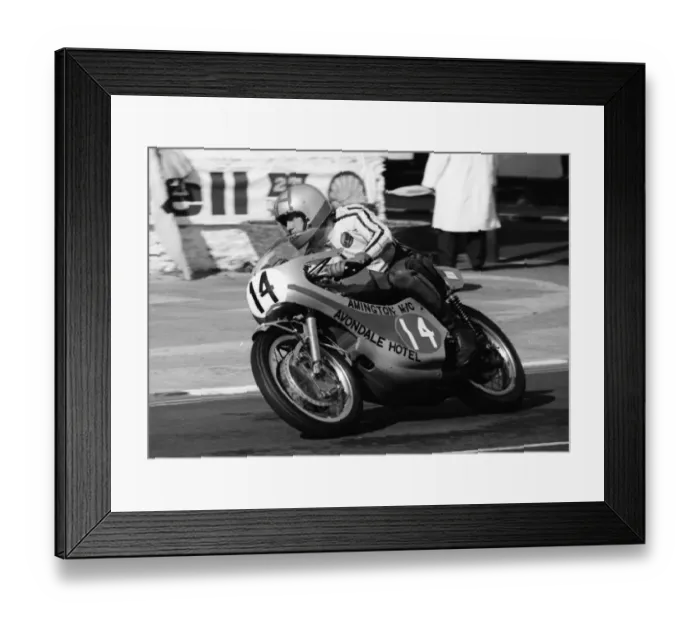 Framed Print : Alan Atkins (Yamaha) 1977 Lightweight Manx Grand Prix Framed Print : Alan Atkins (Yamaha) 1977 Lightweight Manx Grand Prix