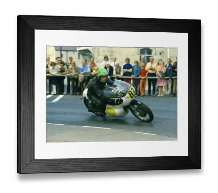 Framed Print : Mick Withers (Velocette) 1975 Senior Manx Grand Prix Framed Print : Mick Withers (Velocette) 1975 Senior Manx Grand Prix