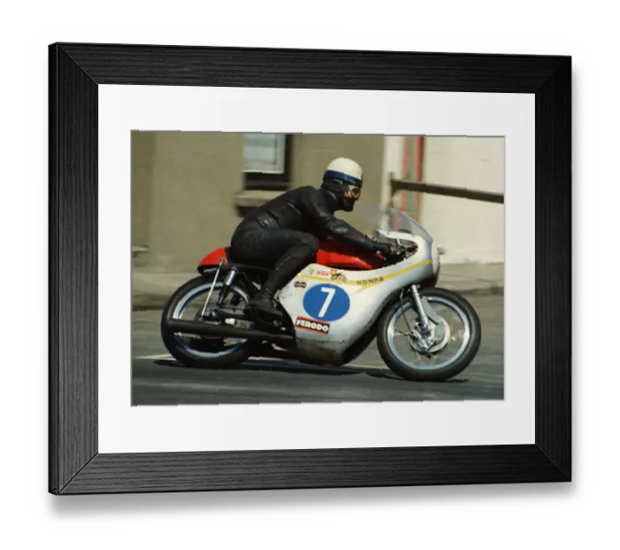 Framed Print : Bill Smith (Honda) 1969 Junior TT Framed Print : Bill Smith (Honda) 1969 Junior TT