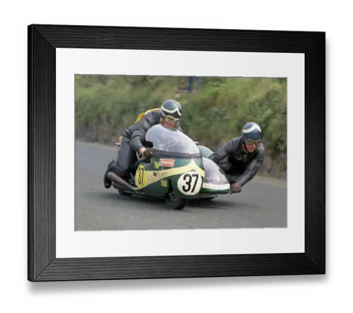 Framed Print : Ian McDonald & Andre Witherington (Triumph) 1970 750 Sidecar TT Framed Print : Ian McDonald & Andre Witherington (Triumph) 1970 750 Sidecar TT