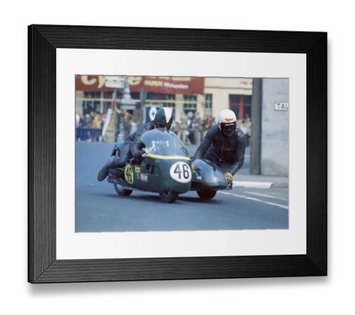 Framed Print : Mick Potter & Norman Panter (Triumph) 1970 750 Sidecar TT Framed Print : Mick Potter & Norman Panter (Triumph) 1970 750 Sidecar TT