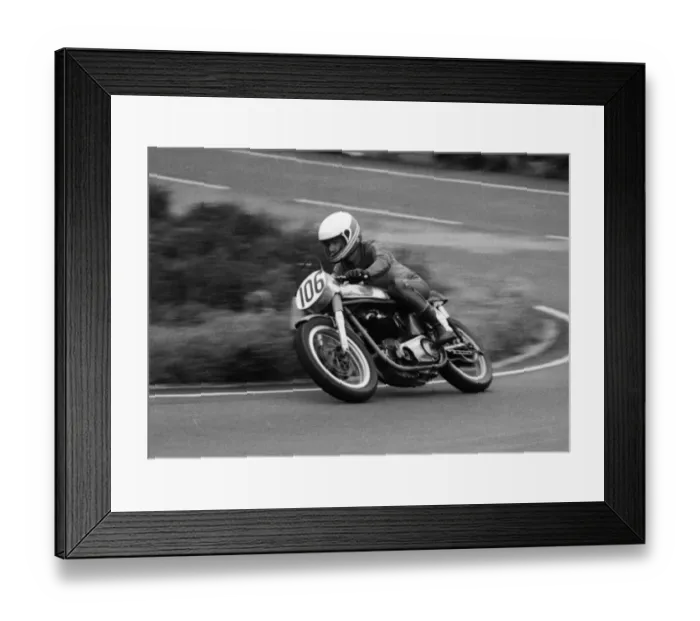Framed Print : Bill Cadger (BSA) 1985 Classic Manx Grand Prix Framed Print : Bill Cadger (BSA) 1985 Classic Manx Grand Prix