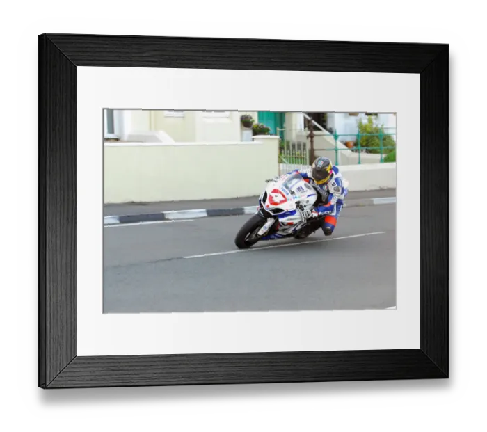 Framed Print : Guy Martin (Tyco Suzuki) 2013 Superstock TT Framed Print : Guy Martin (Tyco Suzuki) 2013 Superstock TT