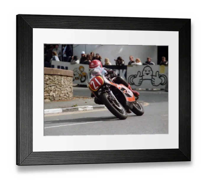 Framed Print : Stuart Marshall (Suzuki) 1984 Newcomers Manx Grand Prix Framed Print : Stuart Marshall (Suzuki) 1984 Newcomers Manx Grand Prix