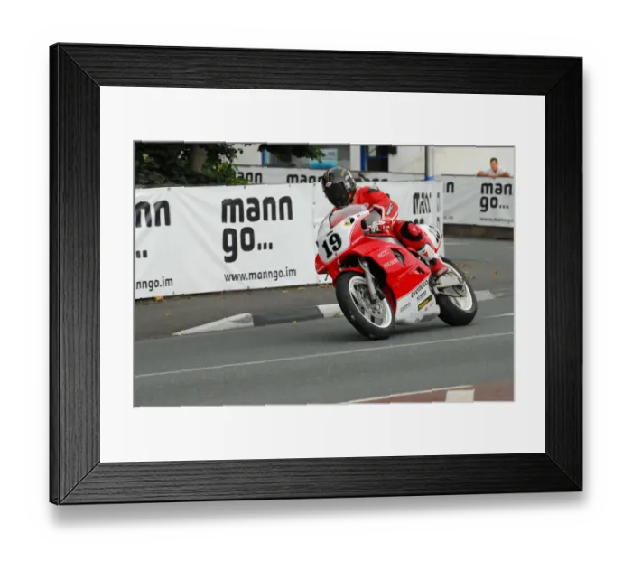 Framed Print : Ryan Kneen (Yamaha) 2013 Formula One Classic TT Framed Print : Ryan Kneen (Yamaha) 2013 Formula One Classic TT