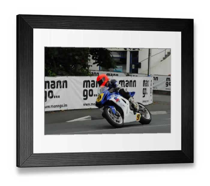 Framed Print : Andy Lawson (Suzuki) 2013 Senior Manx Grand Prix Framed Print : Andy Lawson (Suzuki) 2013 Senior Manx Grand Prix