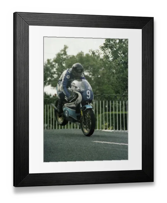 Framed Print : Chris Faulkner (Yamaha) 1983 Junior Manx Grand Prix Framed Print : Chris Faulkner (Yamaha) 1983 Junior Manx Grand Prix