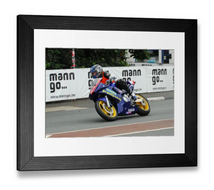 Framed Print : Martin Davis (Yamaha) 2013 Newcomers Manx Grand Prix Framed Print : Martin Davis (Yamaha) 2013 Newcomers Manx Grand Prix