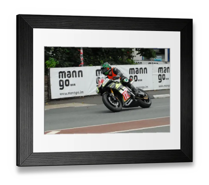 Framed Print : Neil Lyons (Yamaha) 2013 Newcomers Manx Grand Prix Framed Print : Neil Lyons (Yamaha) 2013 Newcomers Manx Grand Prix