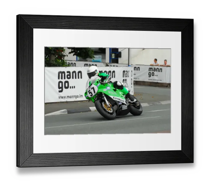 Framed Print : Ian Gardner (Kawasaki) 2013 Formula One Classic TT Framed Print : Ian Gardner (Kawasaki) 2013 Formula One Classic TT