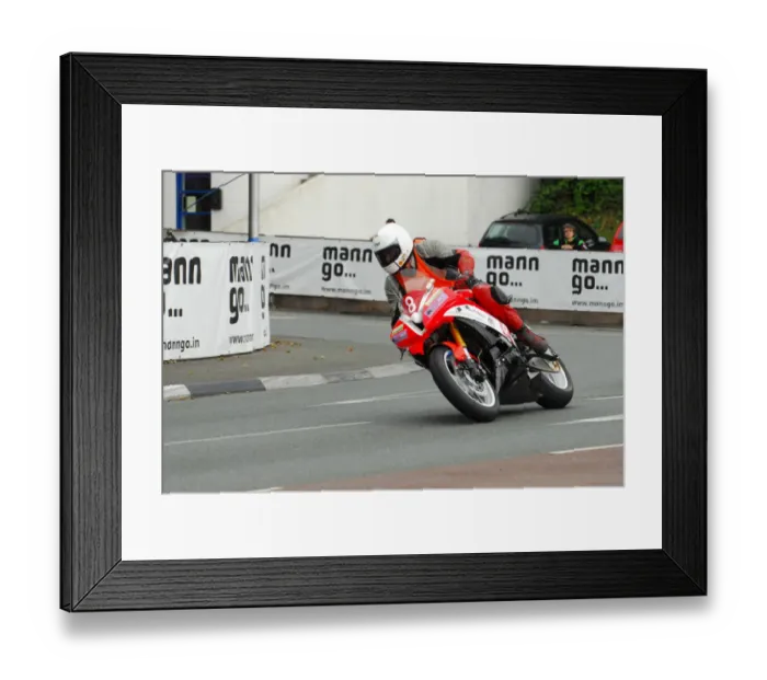 Framed Print : Richard McLoughlin (Yamaha) 2013 Newcomers Manx Grand Prix Framed Print : Richard McLoughlin (Yamaha) 2013 Newcomers Manx Grand Prix