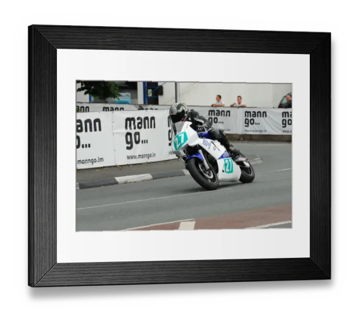 Framed Print : Nigel Howard (Suzuki) 2013 Lightweight Manx Grand Prix Framed Print : Nigel Howard (Suzuki) 2013 Lightweight Manx Grand Prix