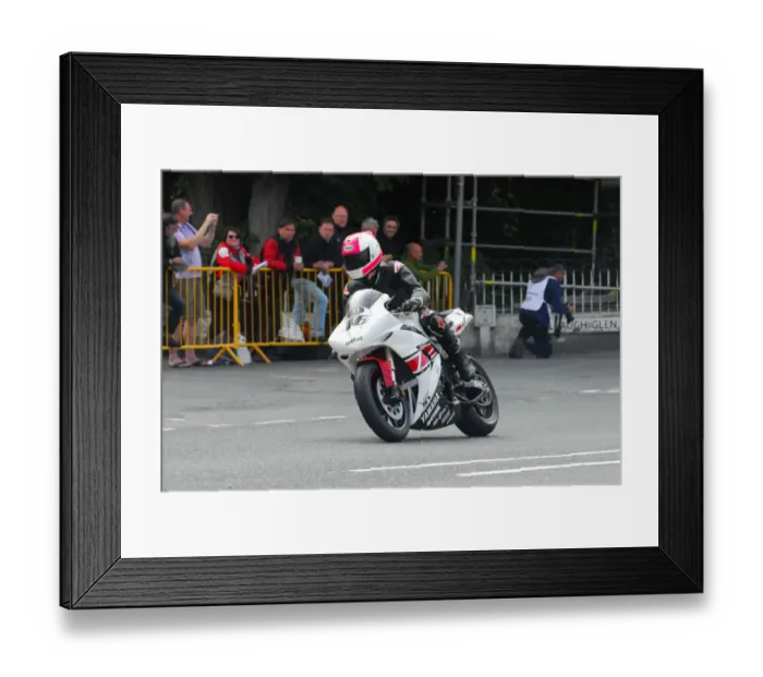 Framed Print : Mat Oxley (Yamaha) 2013 Classic TT Lap of Honour Framed Print : Mat Oxley (Yamaha) 2013 Classic TT Lap of Honour