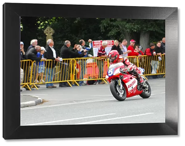 Ian Richards (Yamaha) 2013 Classic TT Lap of Honour