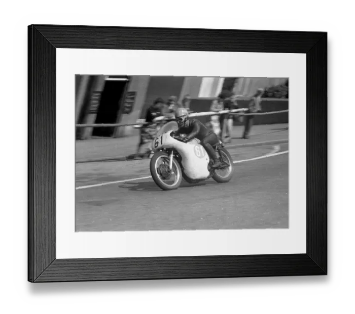 Framed Print : Bertie Schneider (Norton) 1959 JuniorTT Framed Print : Bertie Schneider (Norton) 1959 JuniorTT
