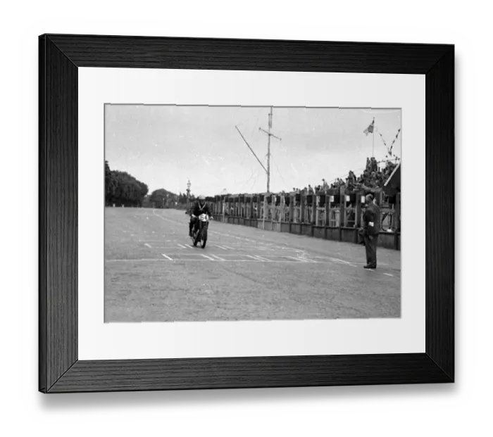 Framed Print : Peter Bagshaw (Matchless) 1950 Junior Clubman TT Framed Print : Peter Bagshaw (Matchless) 1950 Junior Clubman TT
